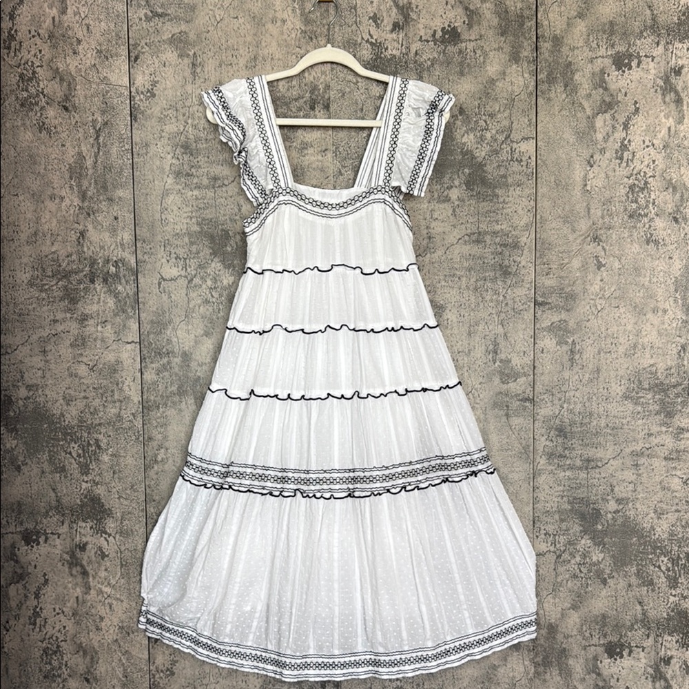 White and Black Women's Dress